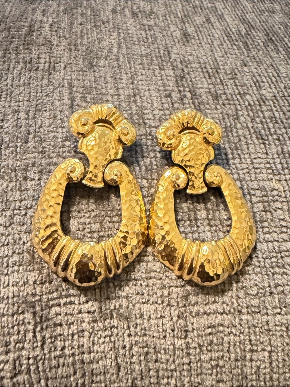 Vintage Barrera for Avon Gold Tone Hammered Door Knocker Clip Earrings